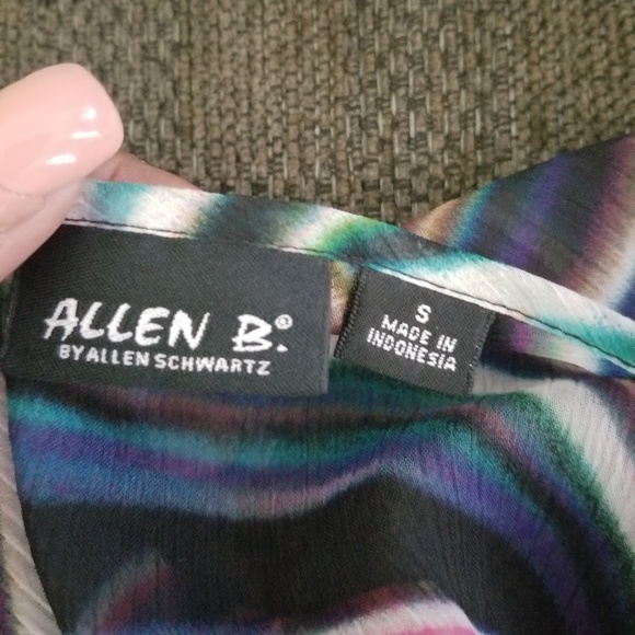 Cute blouse - Picture 3 of 3